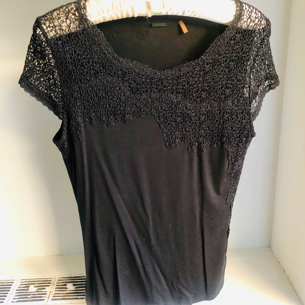 Elie Tahari Black Lace Short Sleeve Top